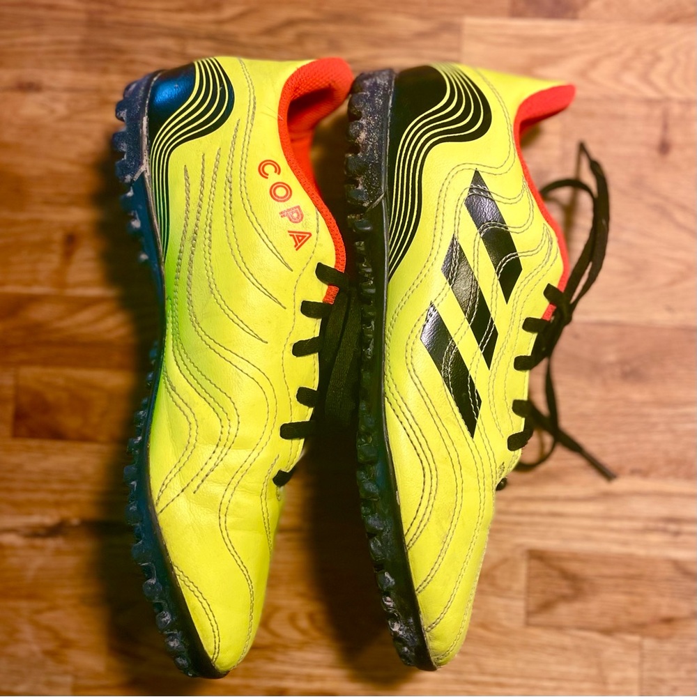 Adidas COPA SENSE.4 TURF SHOES size US7, EU40, UK6.5 EUC